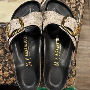 Birkenstock Women's Big Buckle taupe velvet Sandals